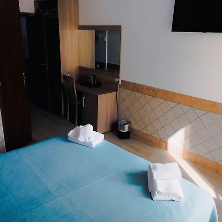 Square Inn-3