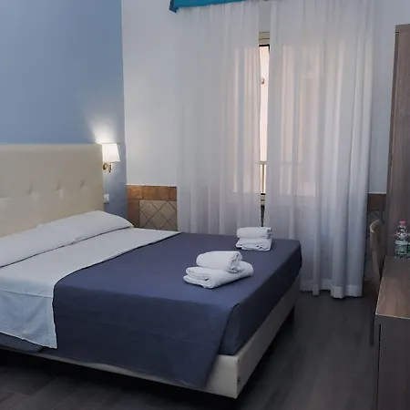 Square Inn-2